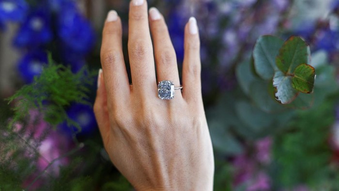 Berlian Biru Langka Bakal Dilelang, Diperkirakan Laku Rp 330 Miliar Sotheby’s unveils