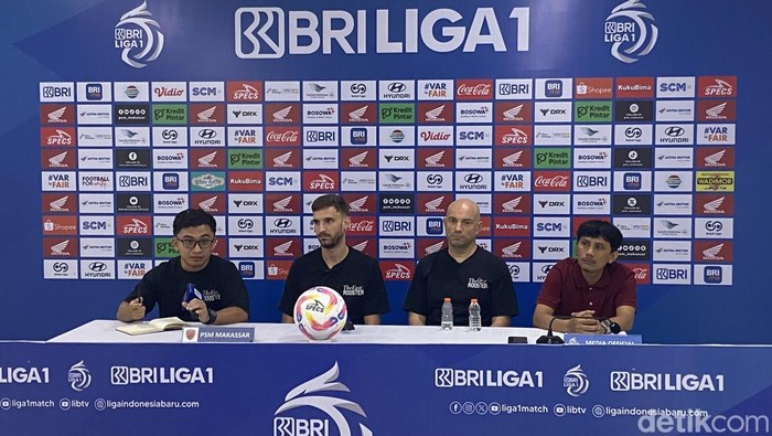 Pelatih PSM Makassar Bernardo Tavares mengeluhkan fasilitas lapangan latihan Juku Eja di Stadion Kalegowa, Kabupaten Gowa, Sulawesi Selatan (Sulsel).