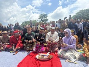 Ritual Mattompang Warnai Hari Jadi Bone ke-695, 10.000 Bilah Pusaka Disucikan