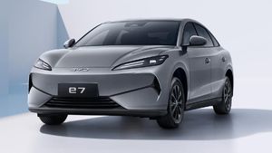 Wujud Sedan Listrik Murah BYD e7 yang Cocok Buat Mobil Taksi