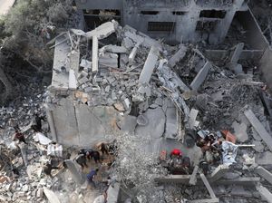 Video: Masjid dan Kuburan Hancur Imbas Serangan Israel di Deir al-Balah Gaza