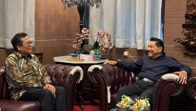 Hendropriyono bertemu Fadjroel Rachman.