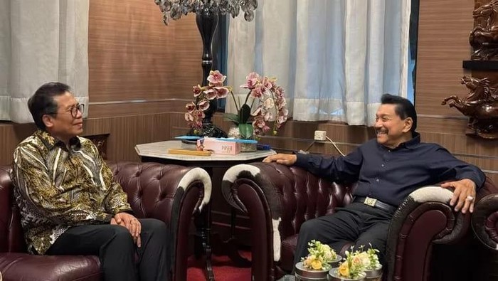 Hendropriyono bertemu Fadjroel Rachman.