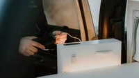 Yang terakhir, mobil camping ini terdapat lampu baca LED dengan port pengisian daya USB pada area kargo belakang. Foto: Honda