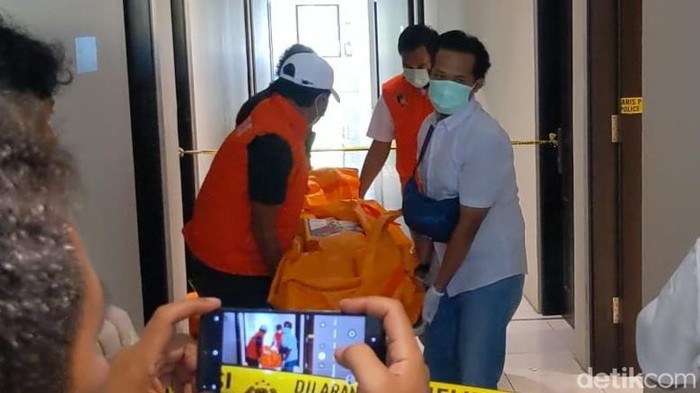 Ibu asal Ponorogo ditemukan tewas di hotel Trenggalek dibunuh kekasihnya. Anaknya dianiaya.