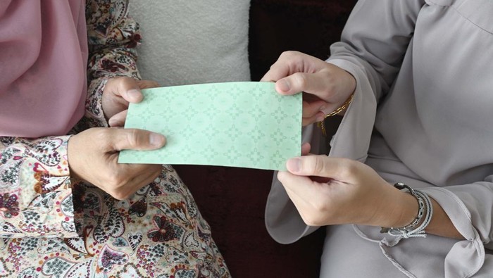 Gus Ipul Pastikan Tambahan Bansos Rp 300 Ribu Cair Bulan Ini