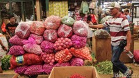 BPS mencatat inflasi Maret sebesar 1,65% secara bulanan (month to month/mtm) dan 1,03% secara tahunan (year on year/yoy), serta inflasi dalam tahun kalender (year to date/ytd) 0,39%.