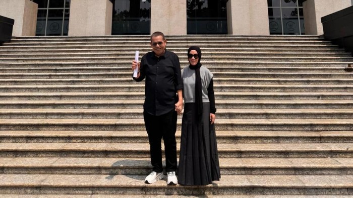 Irving Kahar saat datangi gedung MK. (Dok Istimewa)