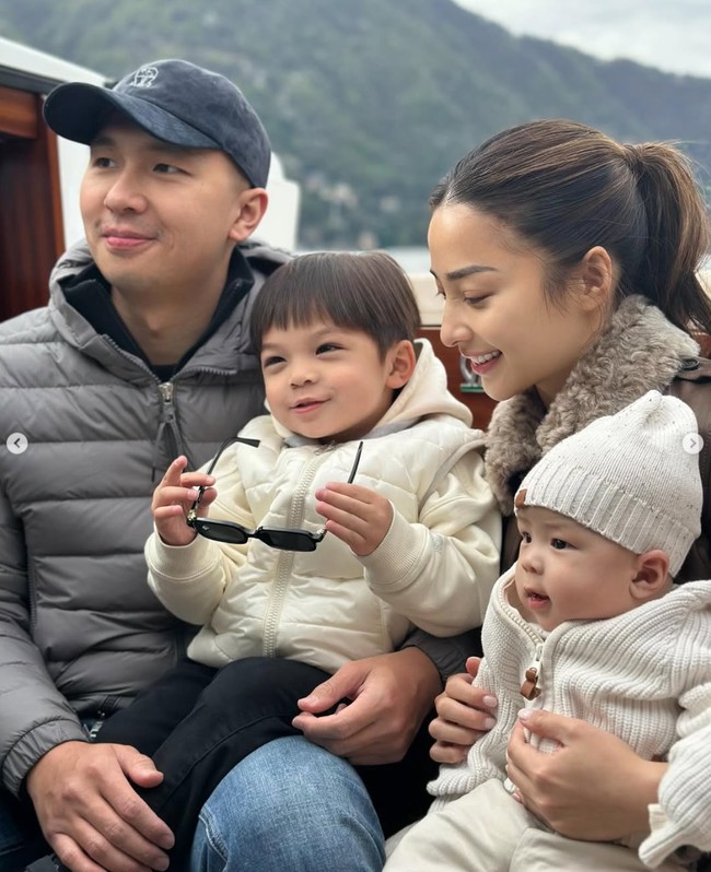 Setelah Lebaran Nikita Willy dan keluarganya pergi berlibur ke Italia. Tak hanya sekedar berlibur, momen tersebut sekaligus untuk merayakan ultah putra pertamanya, Issa Xander yang ke-3. Foto: Instagram/@yorafebrina