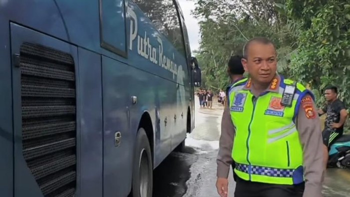 Jalintim Palembang-Jambi yanng lumpuh karena banjir sudah dibuka-tuuup
