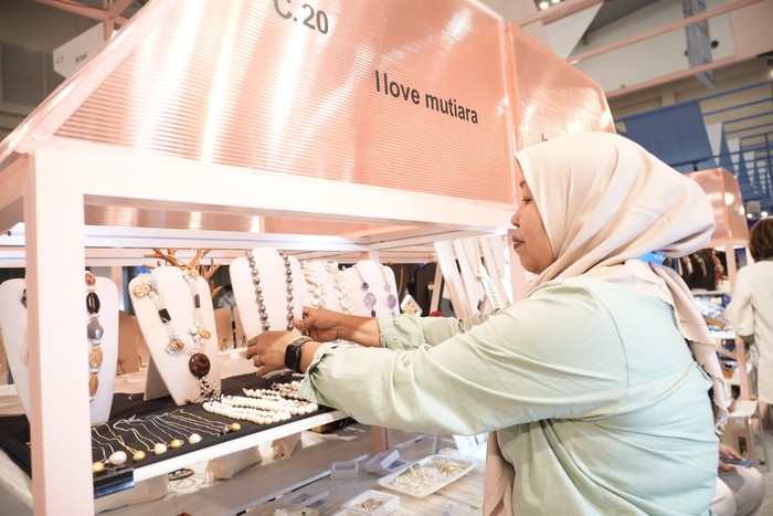 Kisah Mahayusi Pengusaha Aksesori Sukses Lewat Dukungan dari BRI