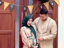 Foto Gender Reveal Miskah Kakak Ipar Fadil Jaidi, Penuh Tawa Bareng Keluarga
