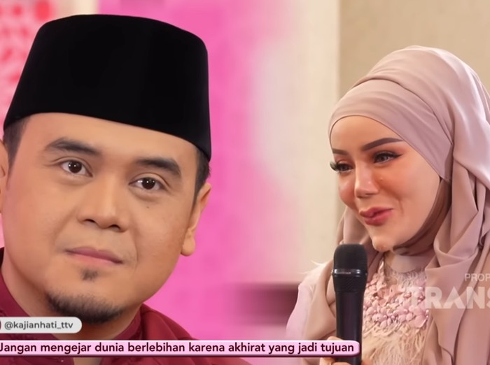 Momen saat TikToker, Yuni Jasmine menghadiri kajian Momen saat TikToker, Yuni Jasmine menghadiri kajian mendadak curi atensi publik. Postingan tersebut langsung viral di media sosial