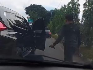Viral Video Pemobil Pajero di Palembang Ancam Pengendara Lain Pakai Sajam