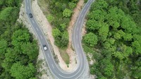 Jalan tersebut akan ditingkatkan dengan dana lebih dari Rp15 miliar yang bersumber dari APBD.