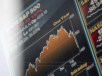 Dampak Perang Dagang Trump Kian Nyata, Saham-saham di AS Tertekan