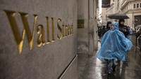 Aksi jual saham di seluruh pasar Asia berlanjut pada hari Rabu setelah jeda singkat, dengan Nikkei Jepang (.N225), turun lebih dari 3% dan mata uang won Korea Selatan merosot ke level terendah dalam lebih dari 16 tahun. Harga saham berjangka AS juga menunjukkan kerugian lima hari berturut-turut di Wall Street. (AP Photo/Yuki Iwamura)