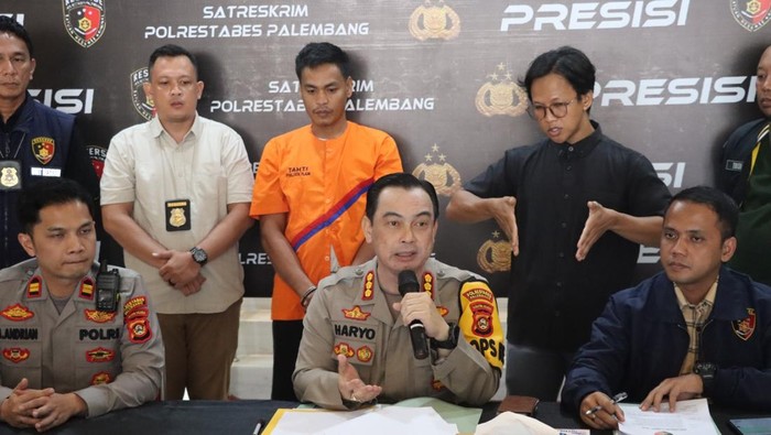 Polisi merilis kasus penikaman yang dilakukan Maulana ke tetangganya Ali Basri