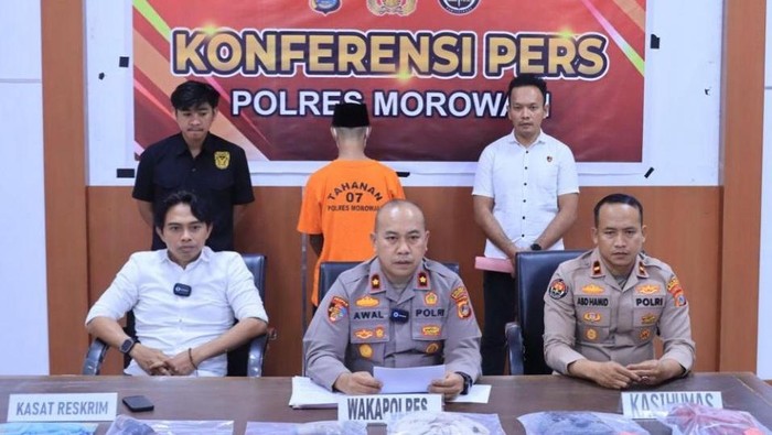 Polisi merilis kasus pria bunuh teman di kamar kos Morowali.