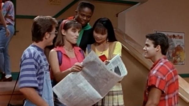 Cuplikan adegan dalam serial Mighty Morphin Power Rangers (1993).