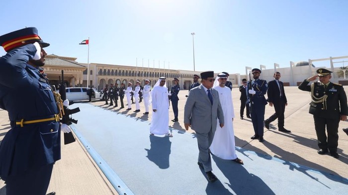 Presiden Prabowo Subianto telah menyelesaikan agenda lawatannya di Abu Dhabi, Persatuan Emirat Arab (PEA), Rabu (9/4/2025). Dari Abu Dhabi, Prabowo langsung bertolak ke Ankara, Turki.