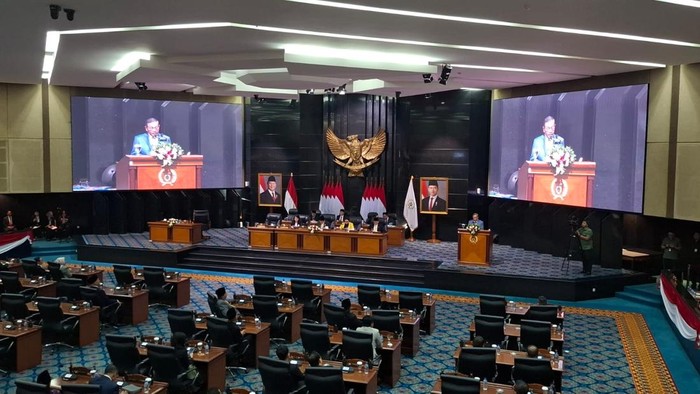 Pramono dalam Rapat Paripurna DPRD DKI Jakarta