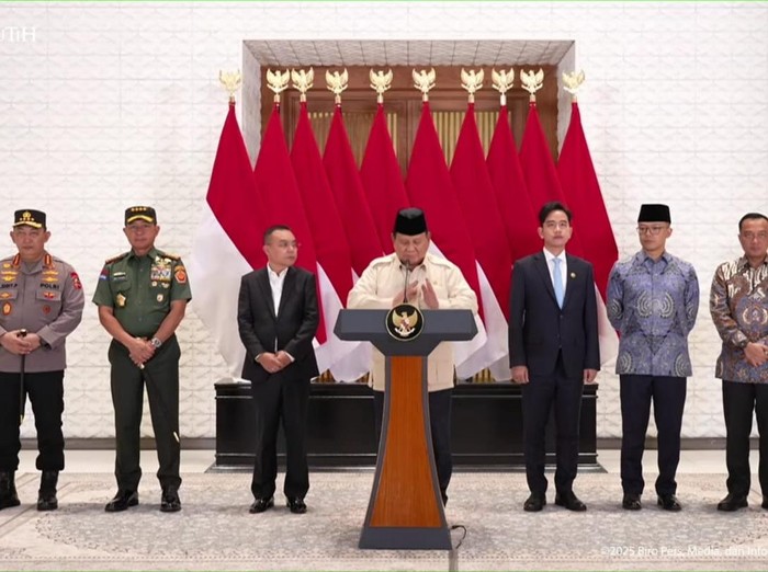 Presiden Prabowo Subianto jumpa pers soal lawatan ke lima negara di Timur Tengah (Tangkapan layar  YouTube Sekretariat Presiden).