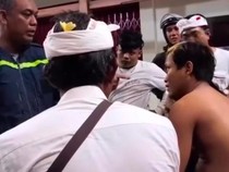 Viral Warga Darmasaba Badung Tangkap Pria Mencurigakan