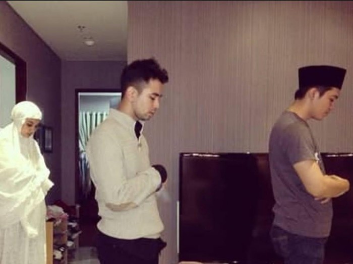 Raffi Ahmad dan Irwansyah.