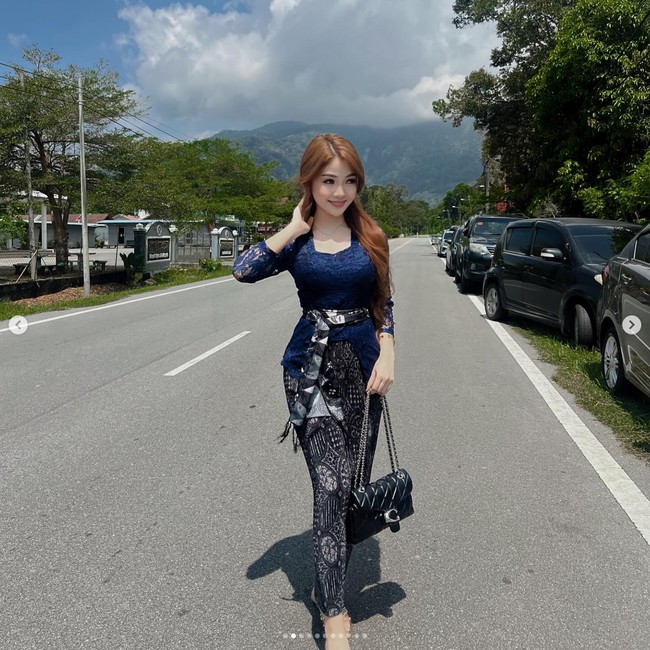 Wanita dengan nama lengkap Nur Ranea Ezreen ini pernah menjadi peserta variety show kontes menyanyi anak-anak, Ceria Megastar Ministar yang tayang di Astro, Malayasia. Foto: Instagram @raneaezreen