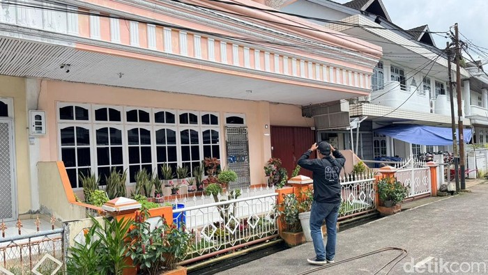Rumah diduga kediaman Priguna Anugrah di Pontianak.