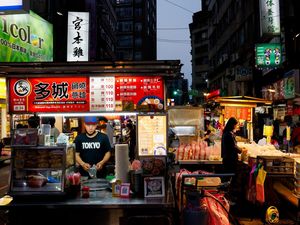 Serunya Wisata Kuliner di Night Market Taipei