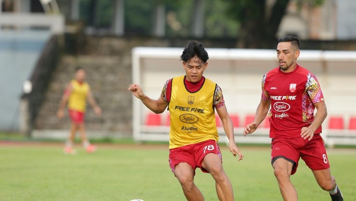 Suasana latihan skuad Persis Solo di Stadion Sriwedari, Kota Solo, Rabu (9/4/2025).