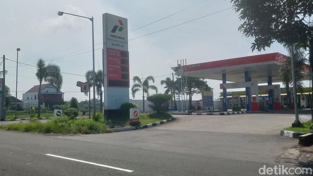 Suasana SPBU Trucuk Klaten yang terseret kasus pertalite campur air, Rabu (9/4/2025).