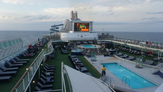 Sunset Kapal Pesiar Star Voyager