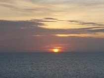 Terbius Sunset Magis Perairan Selat Malaka dari Atas Kapal Pesiar