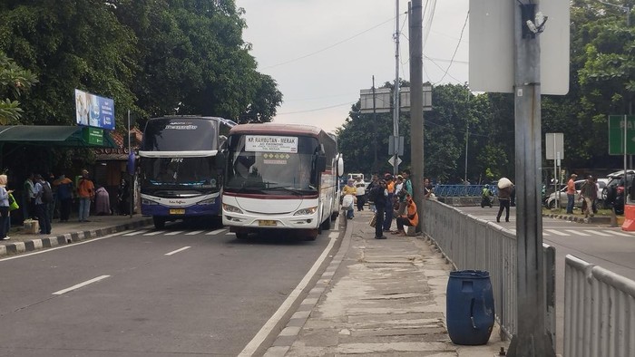 Terminal Kampung Rambutan, Jatim, Rabu (9/4/2025).