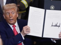 Video Trump Setelah Naikkan Tarif Impor: Negara-negara Mulai Menjilat Saya