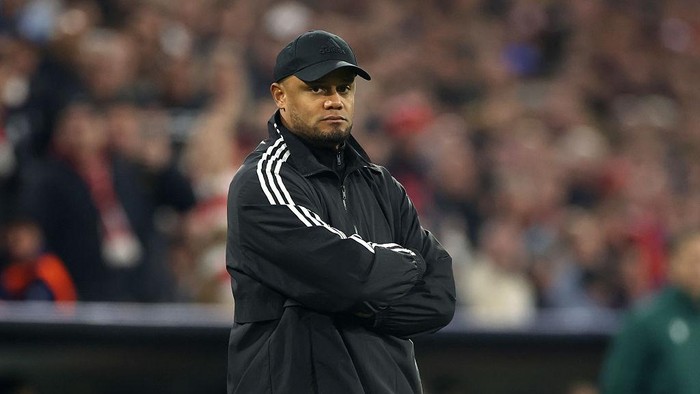 MUNICH, GERMANY - APRIL 08: Vincent Kompany, Head Coach of Bayern Munich, looks on during the UEFA Champions League 2024/25 Quarter Final First Leg match between FC Bayern München and FC Internazionale Milano at Fussball Arena Muenchen on April 08, 2025 in Munich, Germany. (Photo by Alex Grimm/Getty Images)
