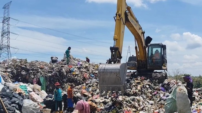 volume sampah di lamongan