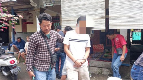 W, pria asal Kecamatan Labuapi, Lombok Barat, ditangkap Polresta Mataram setelah disekap oleh R, orang yang menjadi korban penggelapan mobil. (Istimewa)