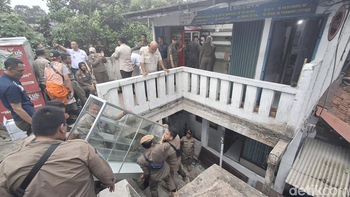 Warung miras ilegal di Bogor dibongkar petugas