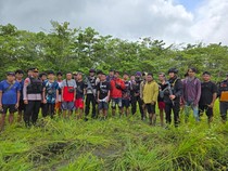 35 Warga Korban Serangan KKB Dievakuasi Usai 2 Hari Jalan Kaki Lewat Hutan