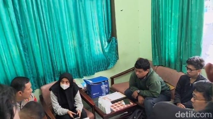 tasya tunangan m aqib meninggal di mobil panther yang berangkat umrah hari ini kamis 10 april 2025