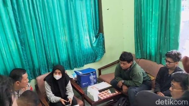 tasya tunangan m aqib meninggal di mobil panther yang berangkat umrah hari ini kamis 10 april 2025