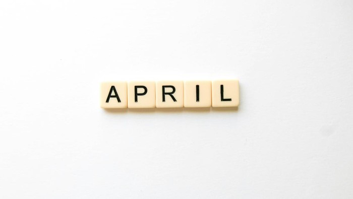 Bulan April