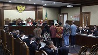 Enam orang saksi dihadirkan dalam sidang lanjutan tersebut.  