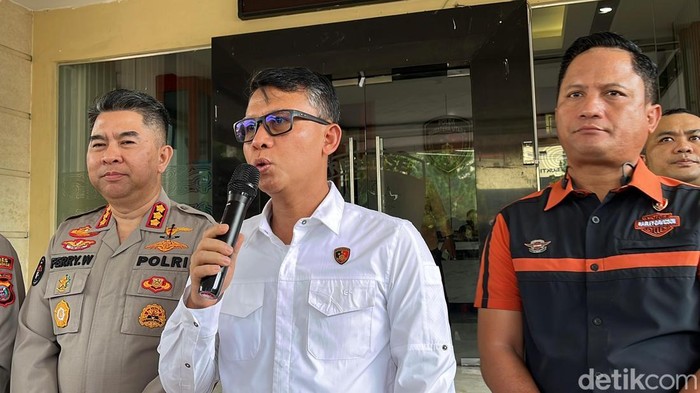 Dirreskrimum Polda Sumut Kombes Sumaryono saat konferensi pers di Polda Sumut. (Foto: Finta Rahyuni/detikSumut)