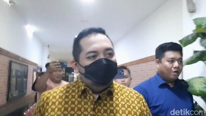 Eks Wakil Ketua DPRD Provinsi Jambi Pinto Jayanegara diperiksa di Polda Jambi