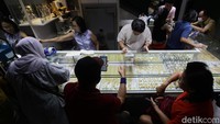 Jika ditarik dalam sepekan terakhir, pergerakan emas Antam terpantau naik berada di rentang Rp 1.754.000-1.846.000 per gram. Sedangkan dalam sebulan terakhir, pergerakan harga emas terpantau naik dan berada di rentang Rp 1.679.000-1.846.000 per gram.  